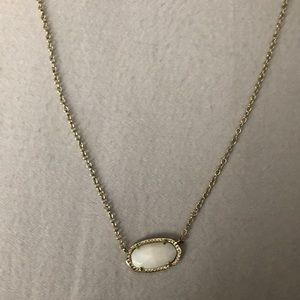 Kendra Scott necklace